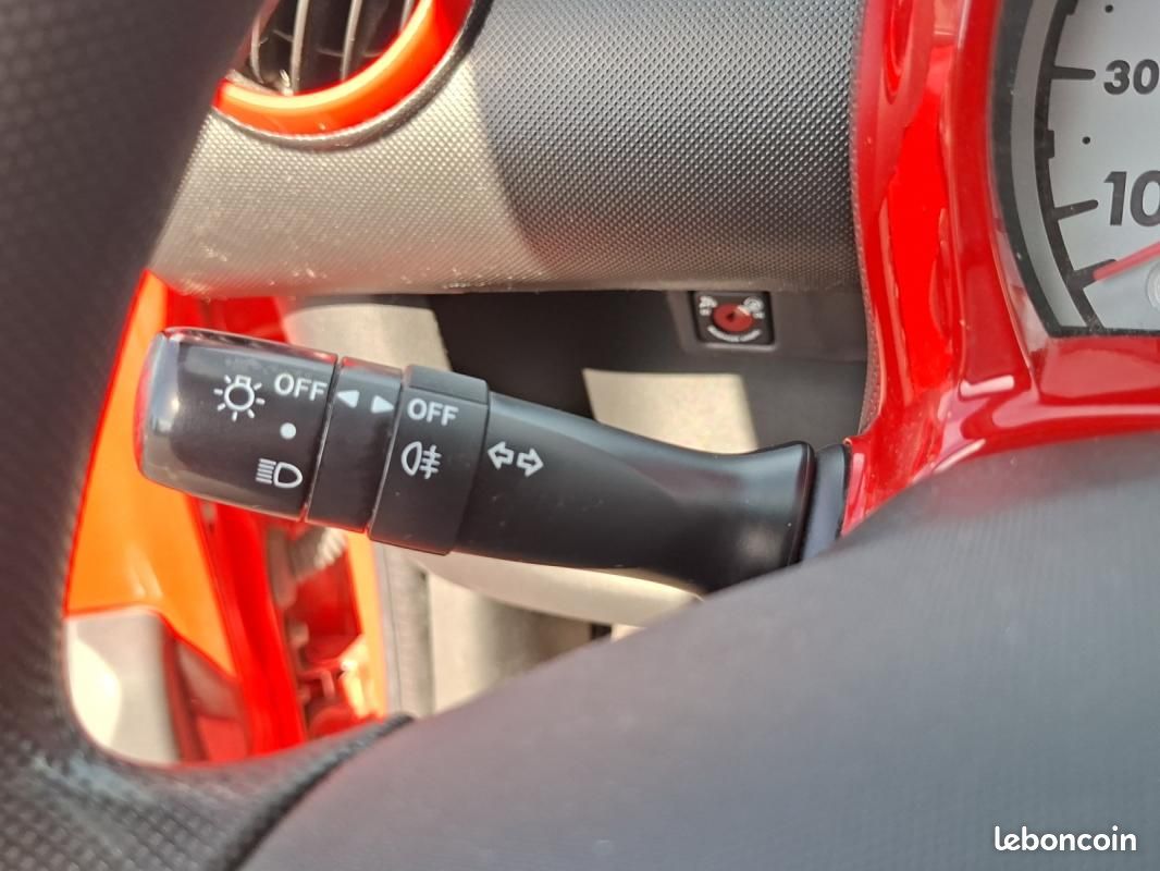 Peugeot 107 1.0 70 ch Serie-64 /Entretien complet (image 19)