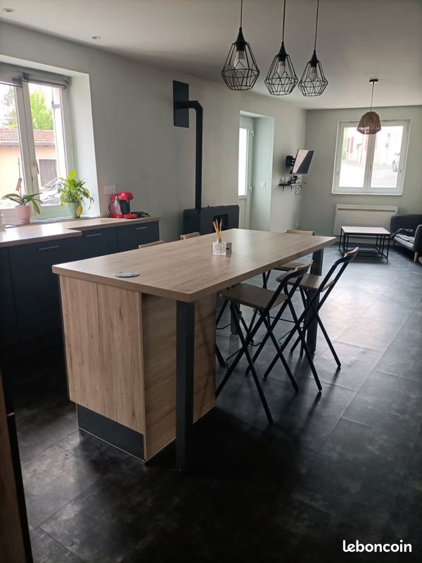 Maison 5 pièces 133 m² · à Panissières · 133 m² · 150 000 €