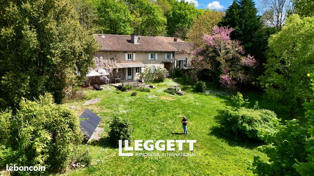 Maison 5 pièces 230 m² · à Saint-Barthélemy-de-Bussière · 230 m² · 198 900 €