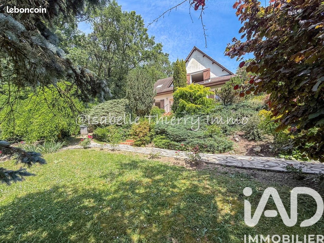 Maison 7 pièces 149 m² · à Montlhéry · 149 m² · 484 000 €
