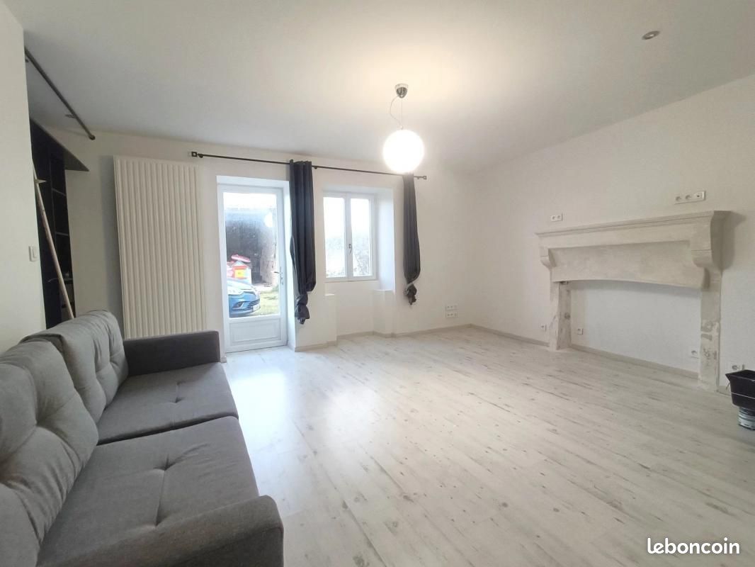 Longère 8 pièces 325 m² - Champigny en Rochereau 86170 (image principale 13)