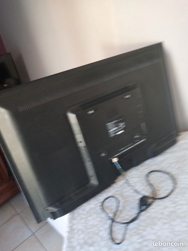 Télé écran plat 40" pour pièces ou à réparer (image 4)