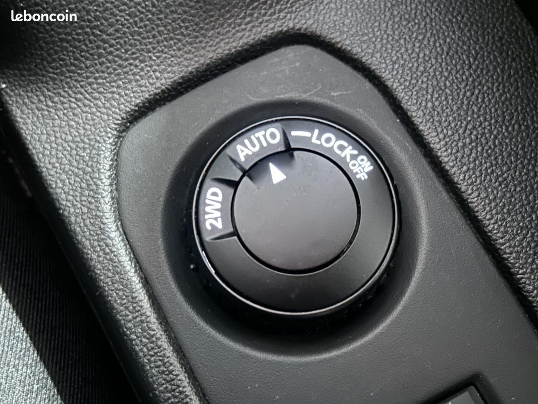Dacia Duster BluedCi 115 4x4 EXPRESSION *SIEGES CHAUFFANTS + RADAR RECUL (image 18)