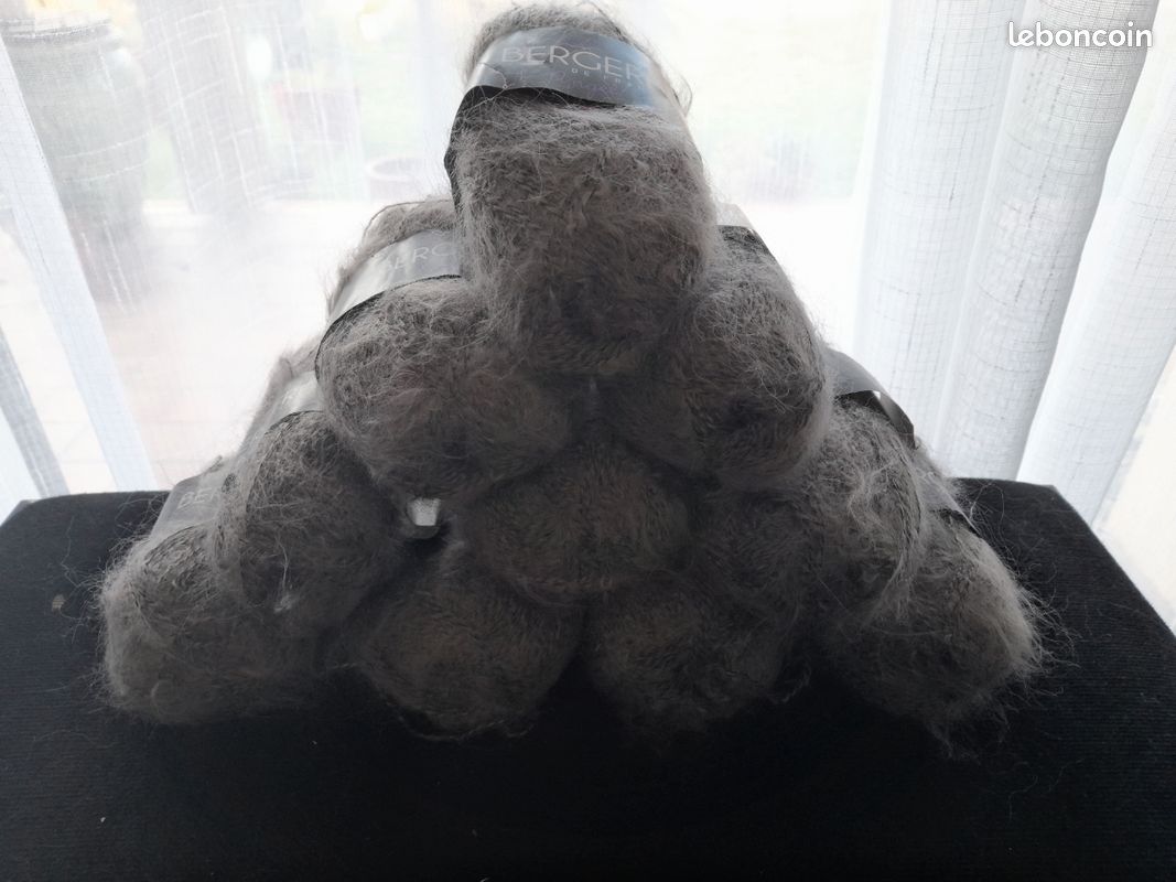 Lot De 10 Pelotes Mohair Fantaisie Gris Anthracite Avec Pompons Colorés - Idéal Tricot & Crochet