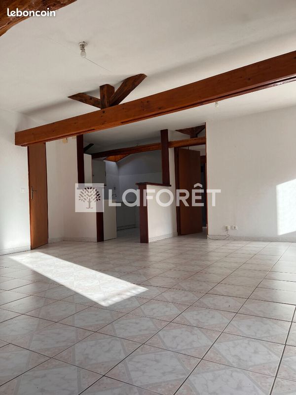 Appartement 4 pièces 82 m² · à Douelle · 82 m² · 620 €/mois