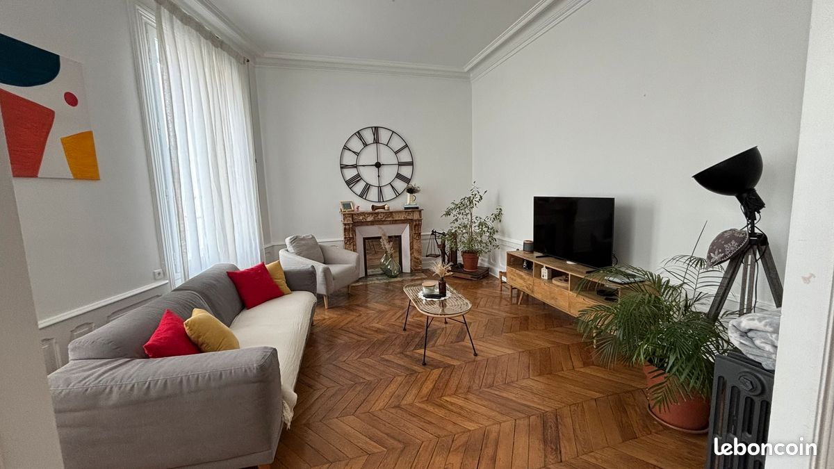Appartement 5 pièces 148 m² · à Clermont-Ferrand · 148 m² · 1 270 €