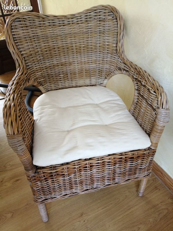 Fauteuil en rotin (image 1)