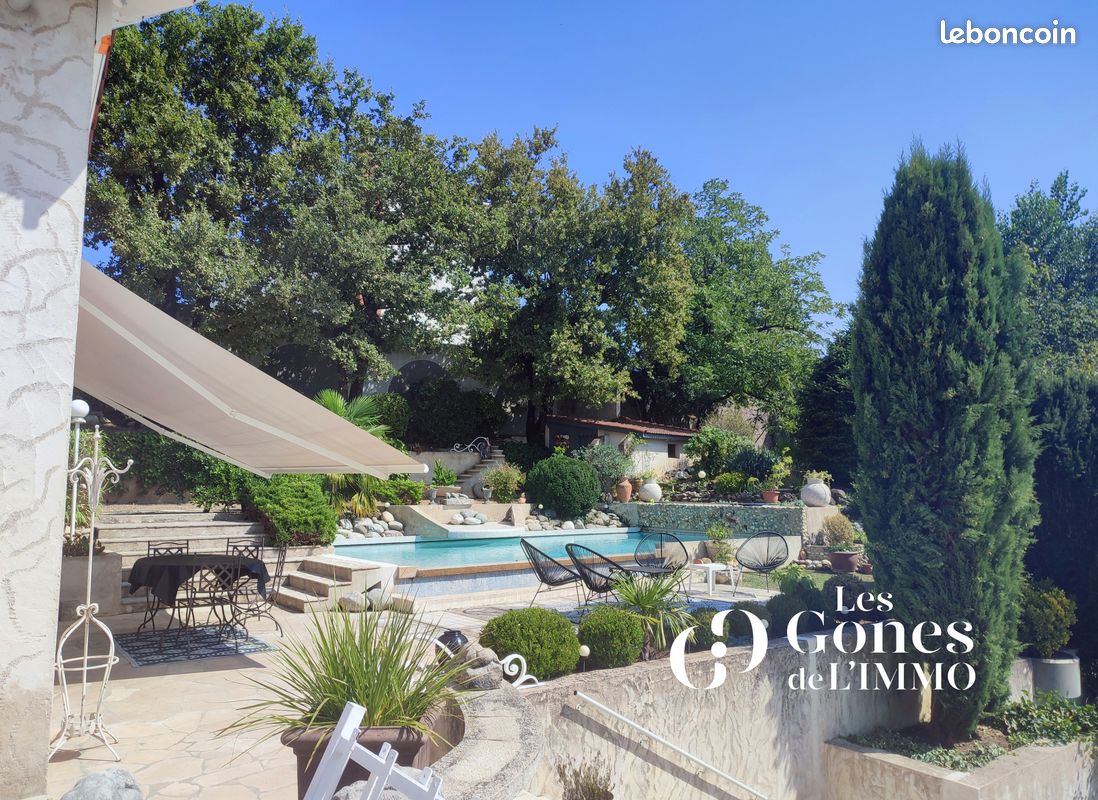 Maison 6 pièces 209 m² · à Francheville · 209 m² · 2 700 €