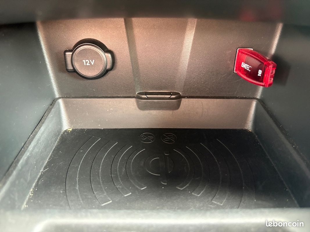 DS DS7 CROSSBACK BUSINESS 130Ch EAT 8 / RADARS AR / GPS / CLIM / CHARGEUR INDUCTION / Garantie 12 mois (image 16)