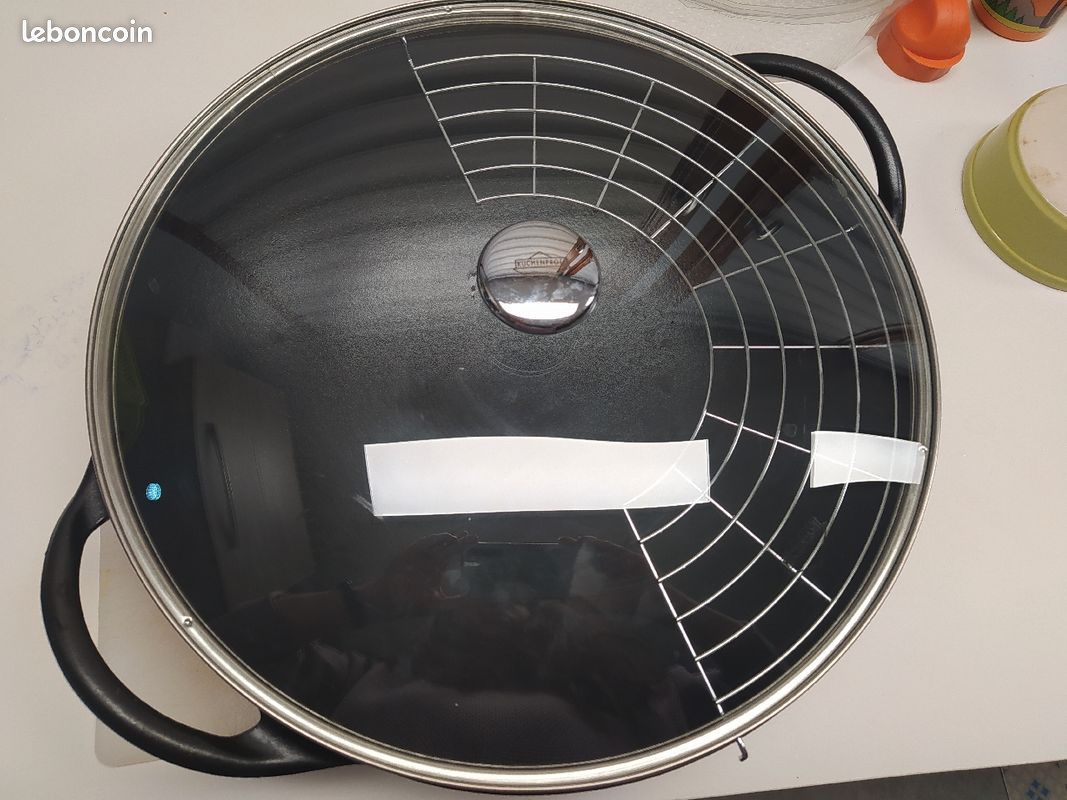 Wok en fonte (image 1)