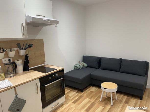 Charmant appartement RDC rénové et meublé, cour privée