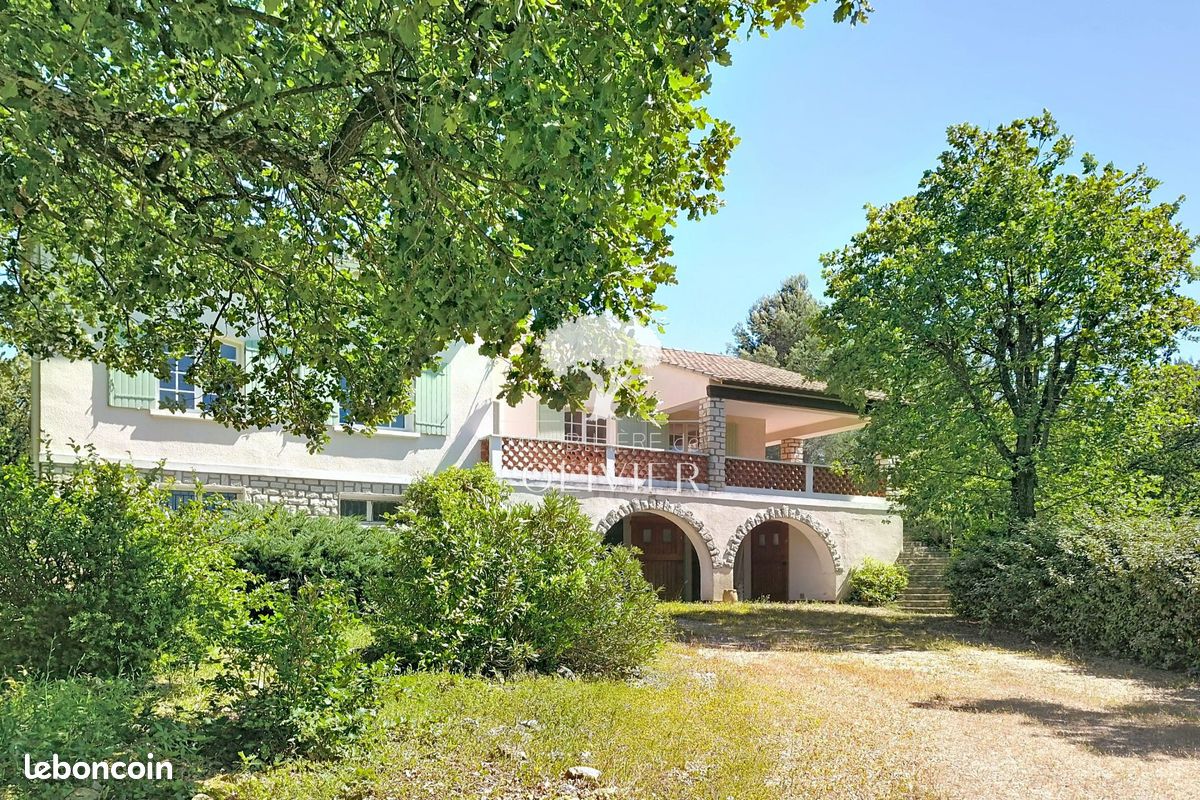 Maison 6 pièces 185 m² · à Apt · 185 m² · 464 000 €