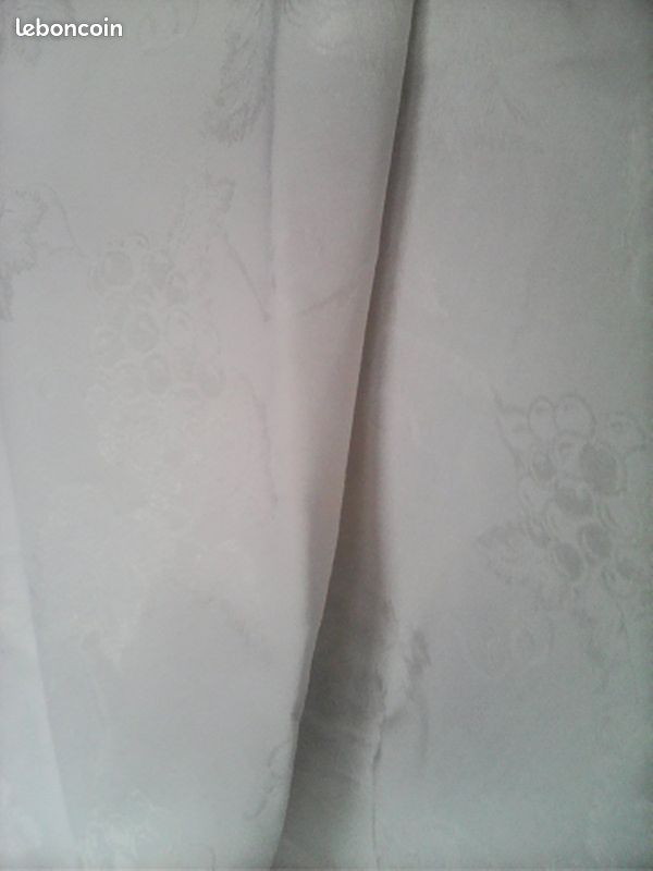 Jolie nappe satinée ronde (image 3)