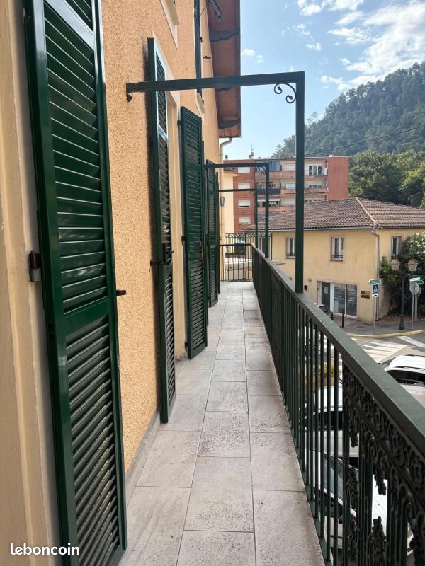 Appartement 3 pièces 49 m² · à L'Escarène · 49 m² · 950 €