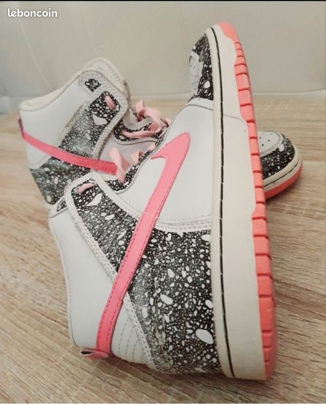 Nike haute femme pointure 40 (image 2)