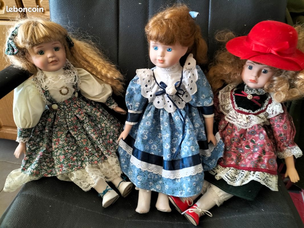 Grande poupée de porcelaine Célia collection Bal à Venise - peinte à