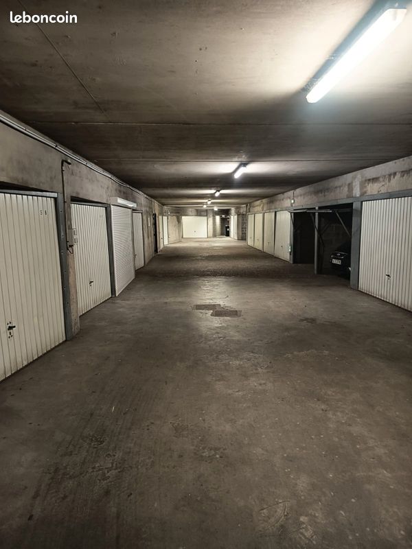 Garage en sous sol de résidence à Beauvais · 15 000 €