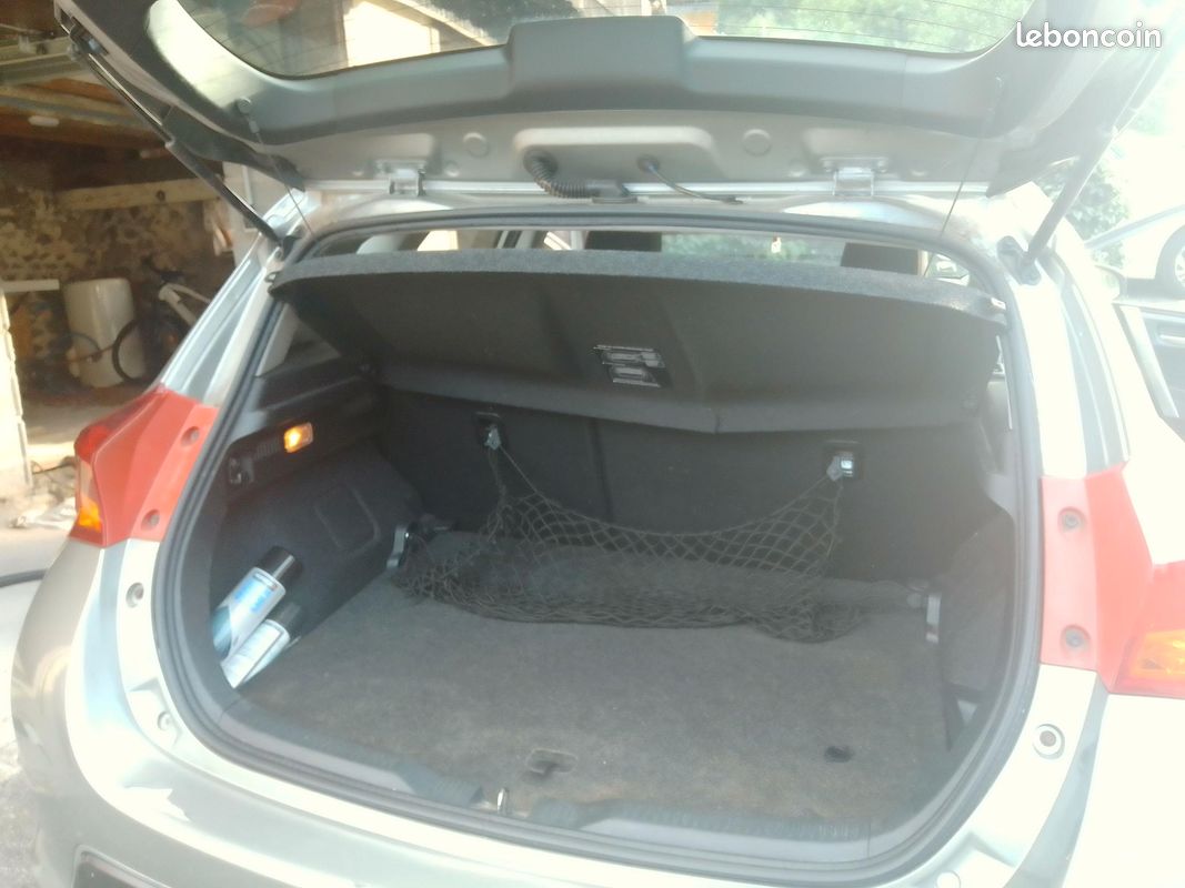 Toyota auris 2 hybride 136h (image 7)
