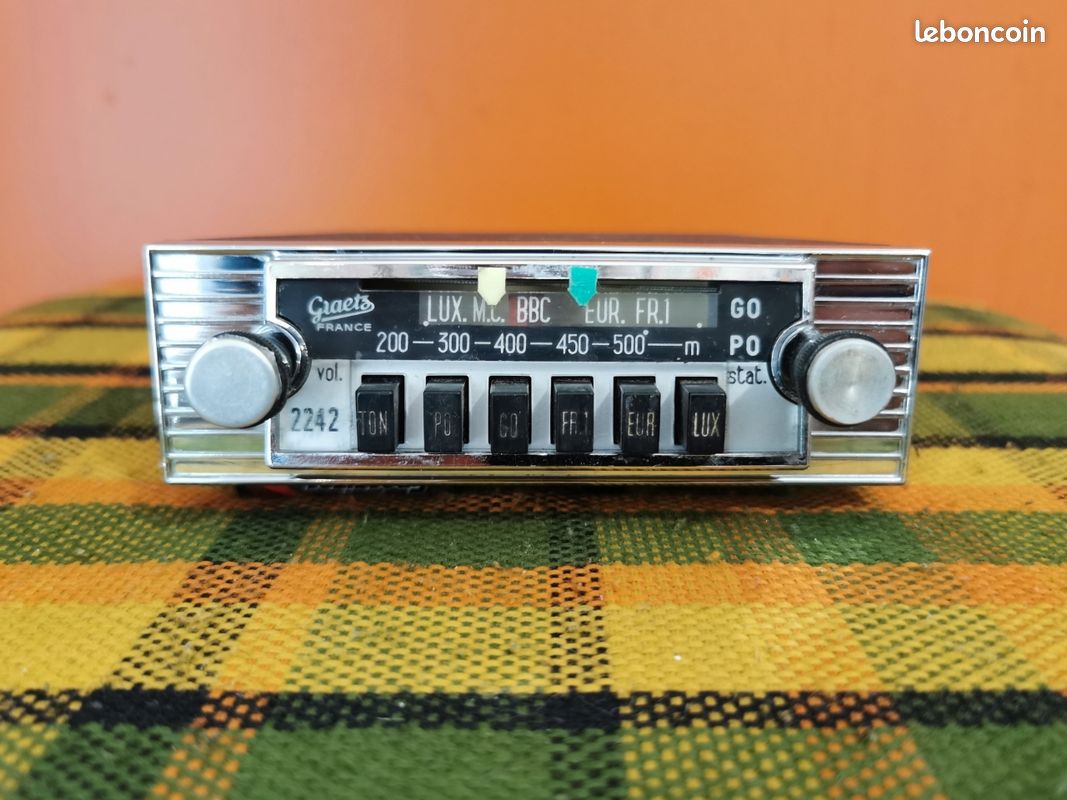 Ancien Autoradio Vintage Savage – Marque Italienne – Pièce De Collection