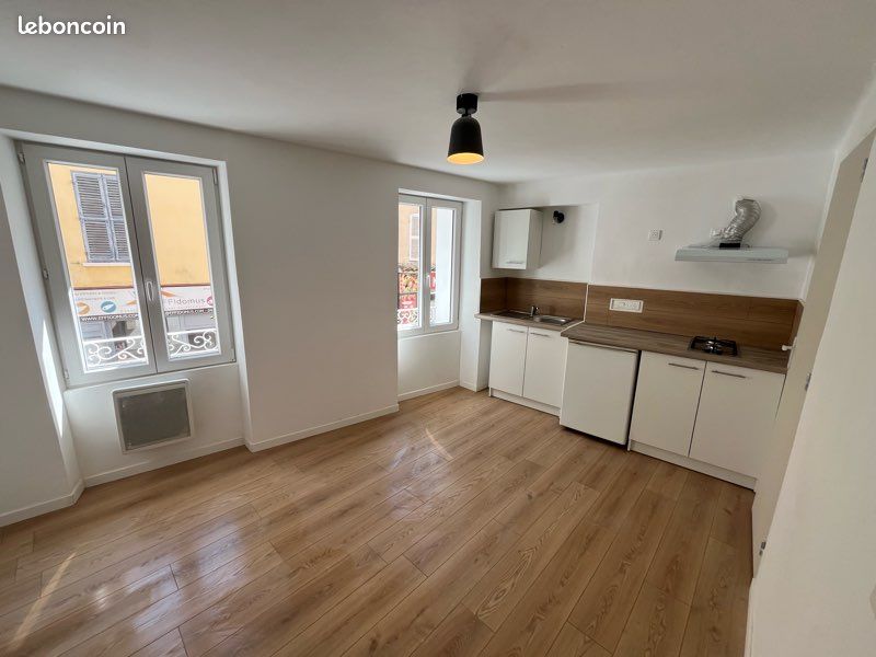 Appartement 1 pièce 18 m² · à Le Luc · 18 m² · 450 €/mois