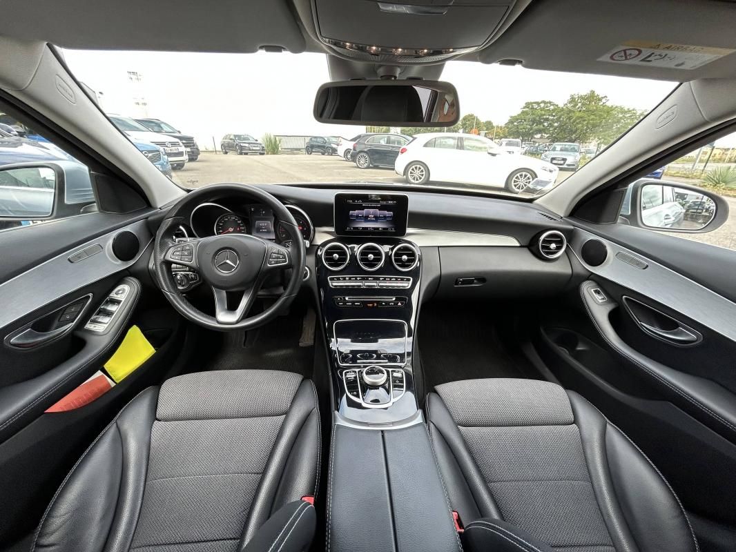 ② Rétroviseur intérieur d'un Mercedes C-Klasse — Rétroviseurs
