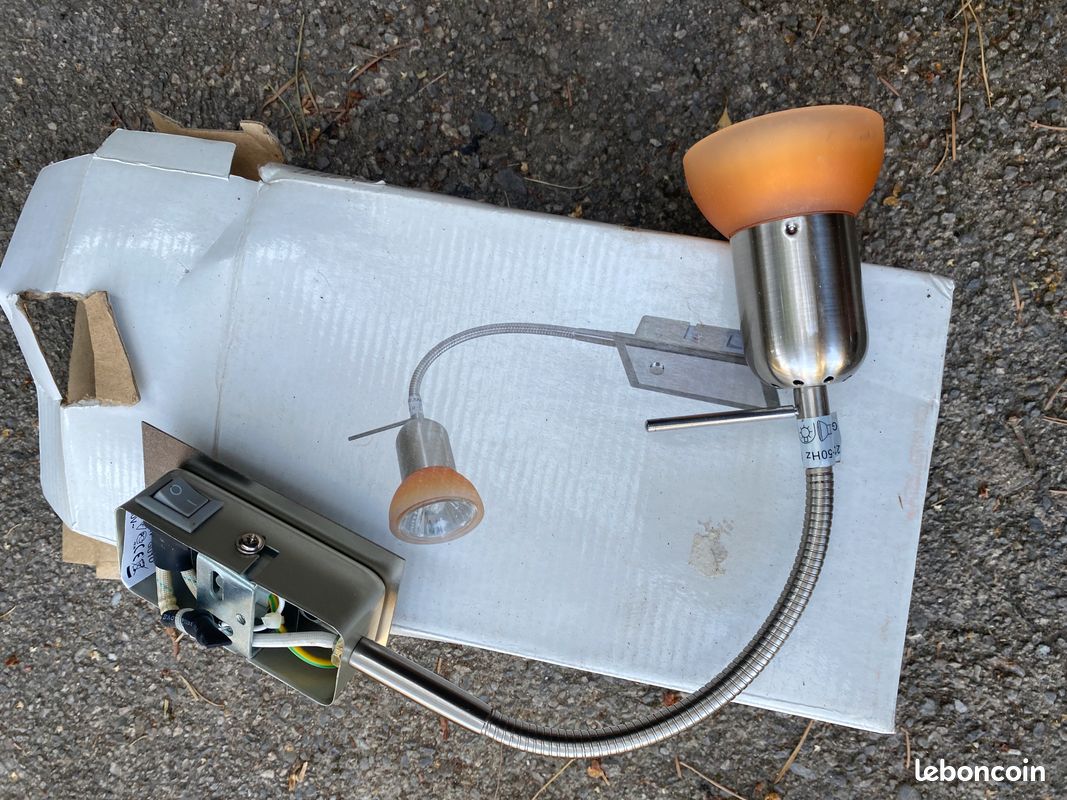 Lot 4 lampes/appliques orientables 50W GU10 (image 3)