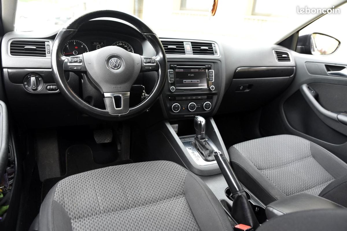 VOLKSWAGEN JETTA 2.0 TDI - 140ch - BVA DSG 6 - Finition Confortline - Garantie 12 mois (image 32)