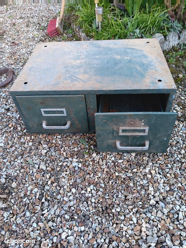 Meuble rangement en métal (image 1)