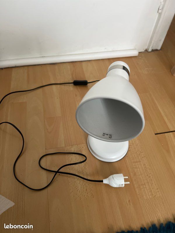 Lampe de bureau blanche (image 2)