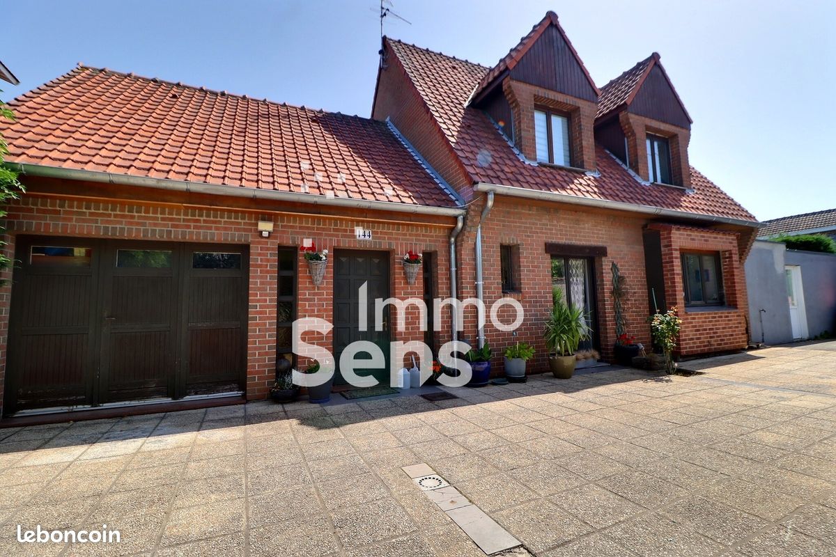 Maison 5 pièces 142 m² · à Hem · 142 m² · 449 900 €