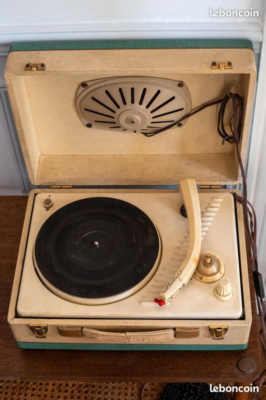 La voie de son maitre electrophone rouge Hifi vintage réparateur