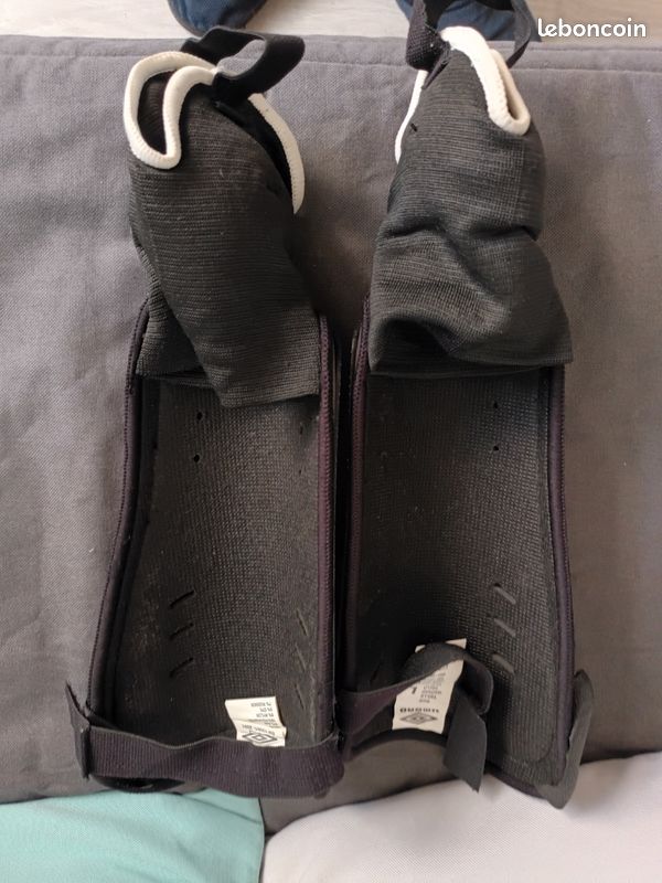 Protege tibia taille L umbro (image 4)