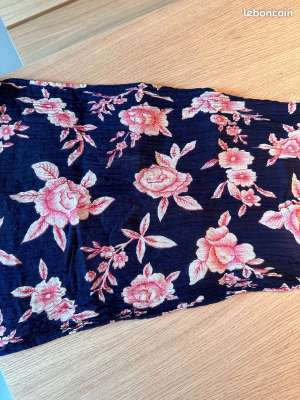Foulard Motif Fleurs Bleu Marine Rose TB Etat (image 3)