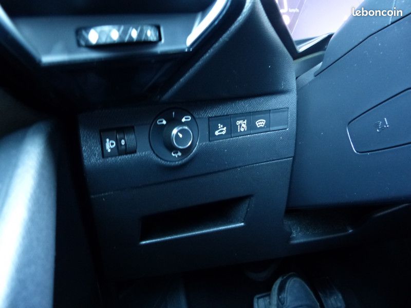 Ds DS 7 CROSSBACK PURETECH 180CH SO CHIC AUTOMATIQUE (image 32)