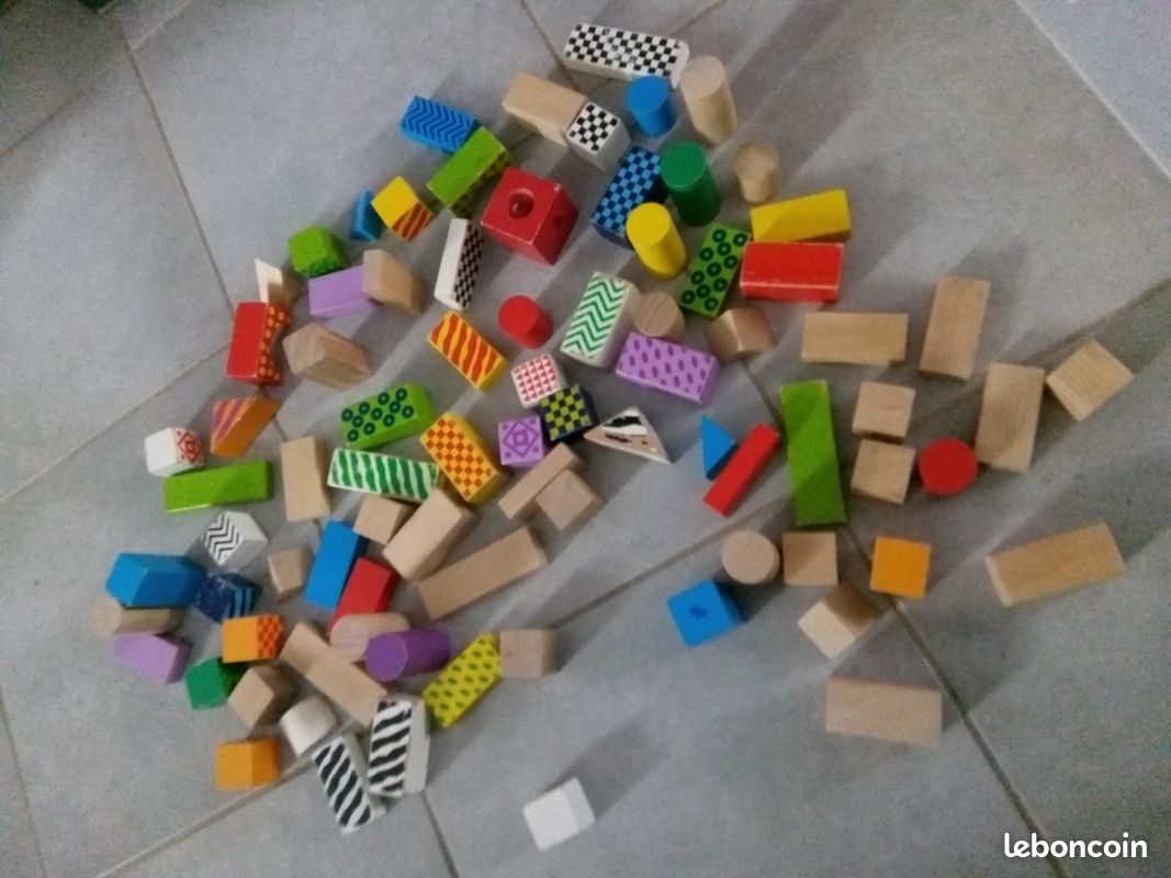 Cubes en bois (image 1)