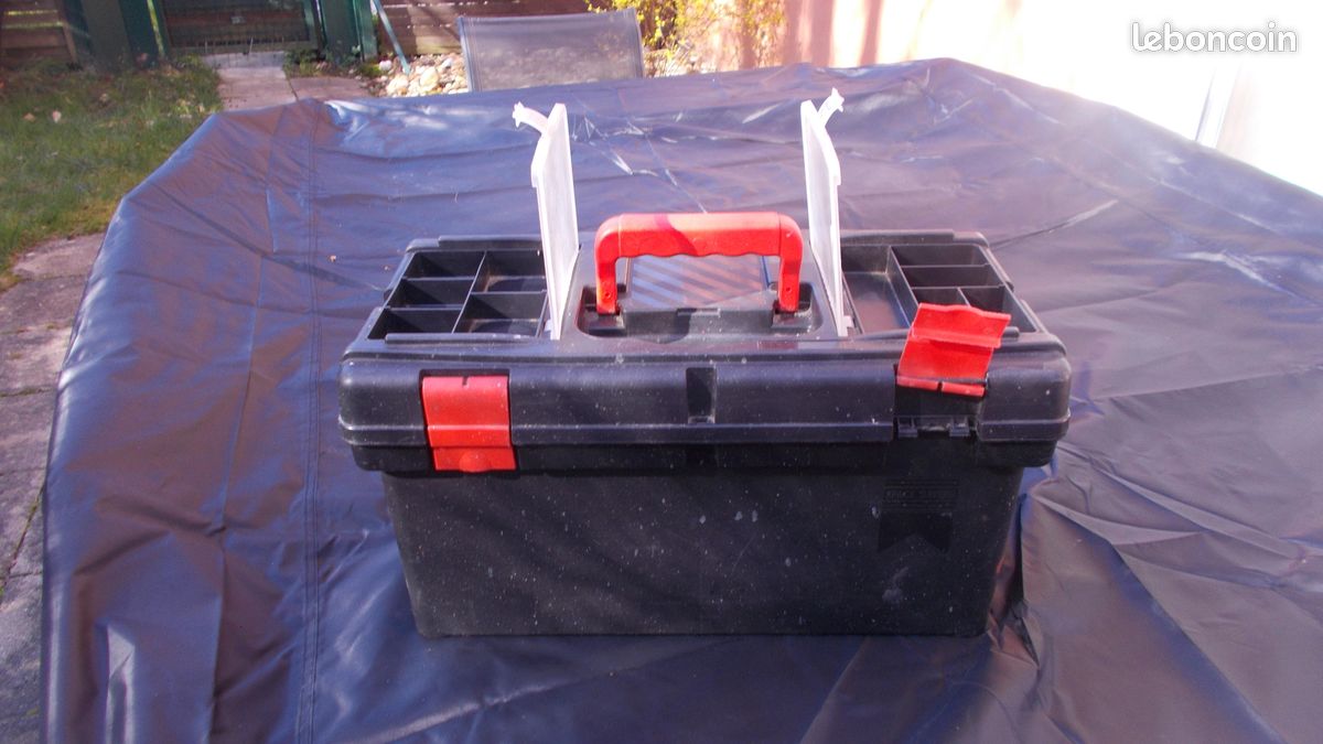 Boite outils plastique (image 1)