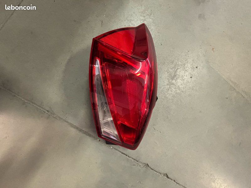 Feux arrière gauche seat Ibiza (image 2)