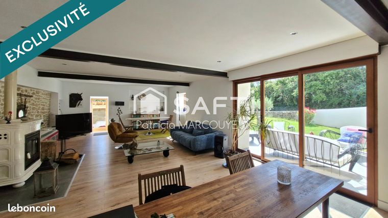 Propriété 7 pièces 230 m²