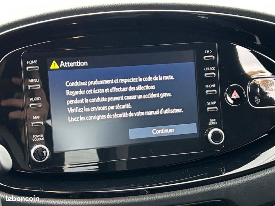 Toyota Aygo X 1.0 VVT-i 72ch Design S-CVT (image 17)