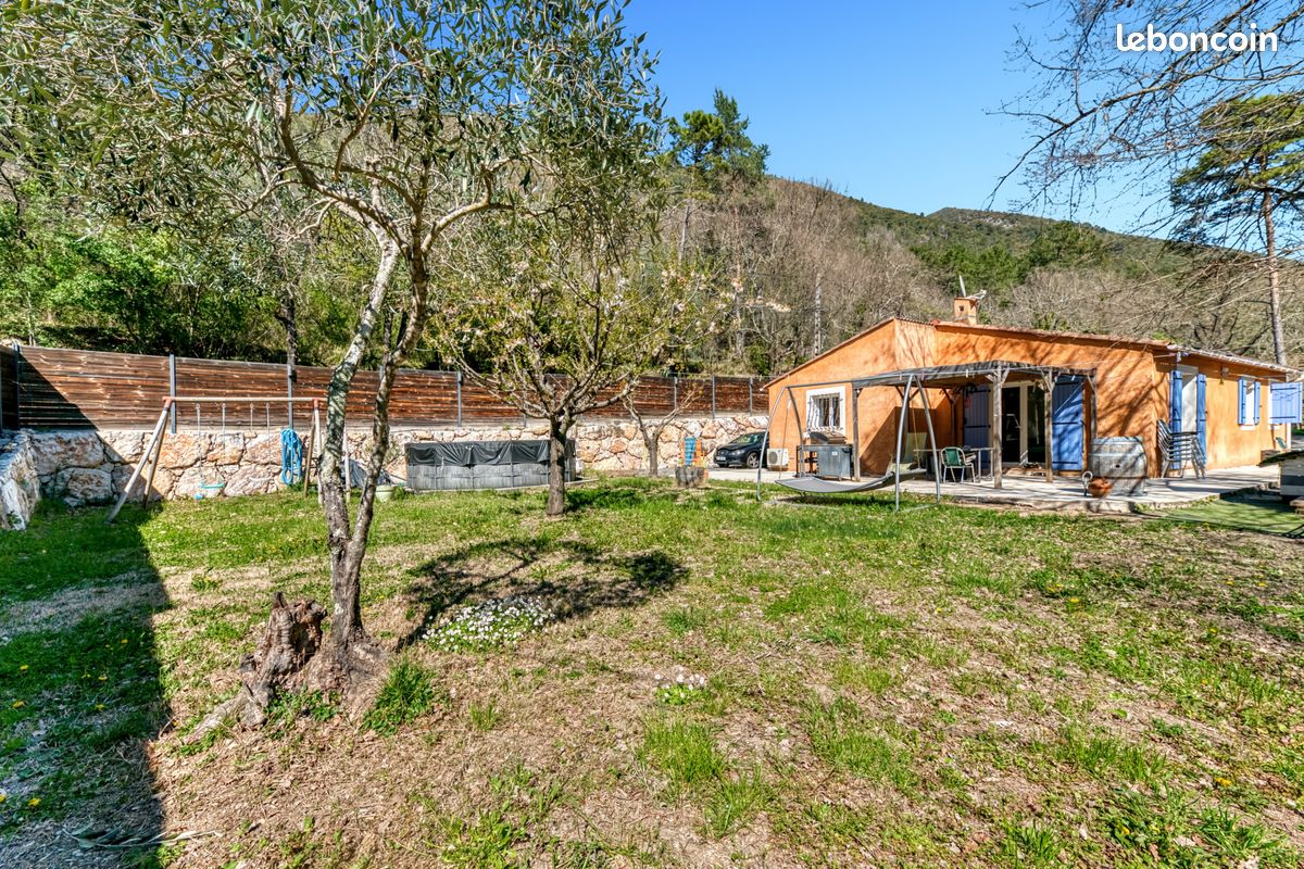 Maison 5 pièces 98 m² · à Roquestéron · 98 m² · 330 000 €