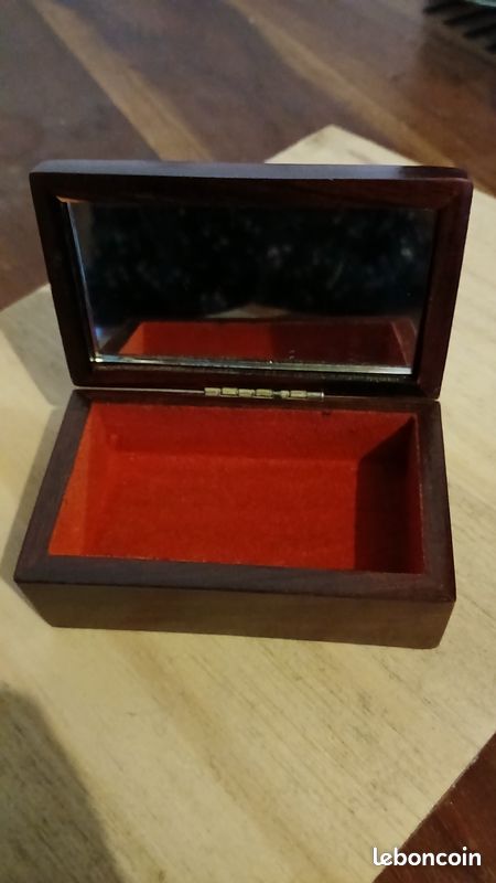 Boîte à bijoux en bois & nacre – intérieur velours rouge (image 3)