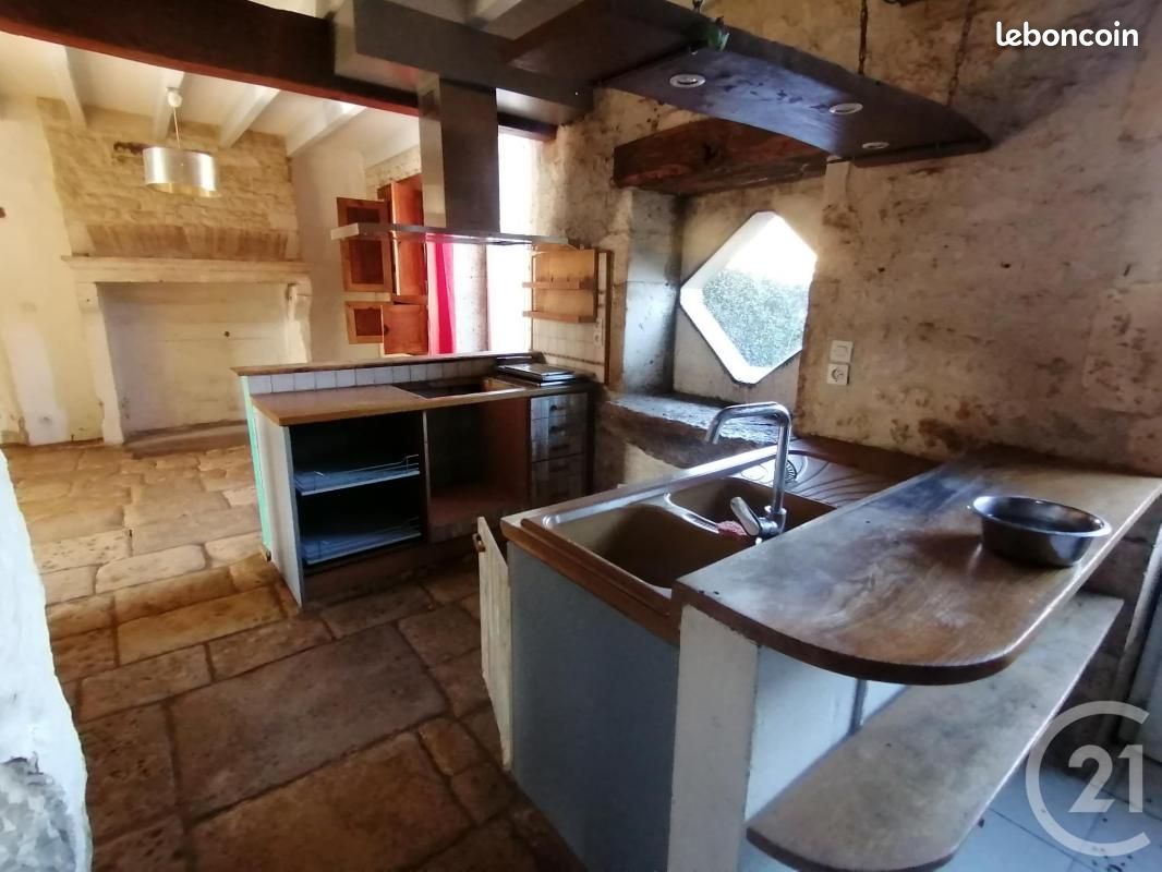 Maison 12 pièces 343 m² - Valdelaume 79110 Pioussay (image principale 6)