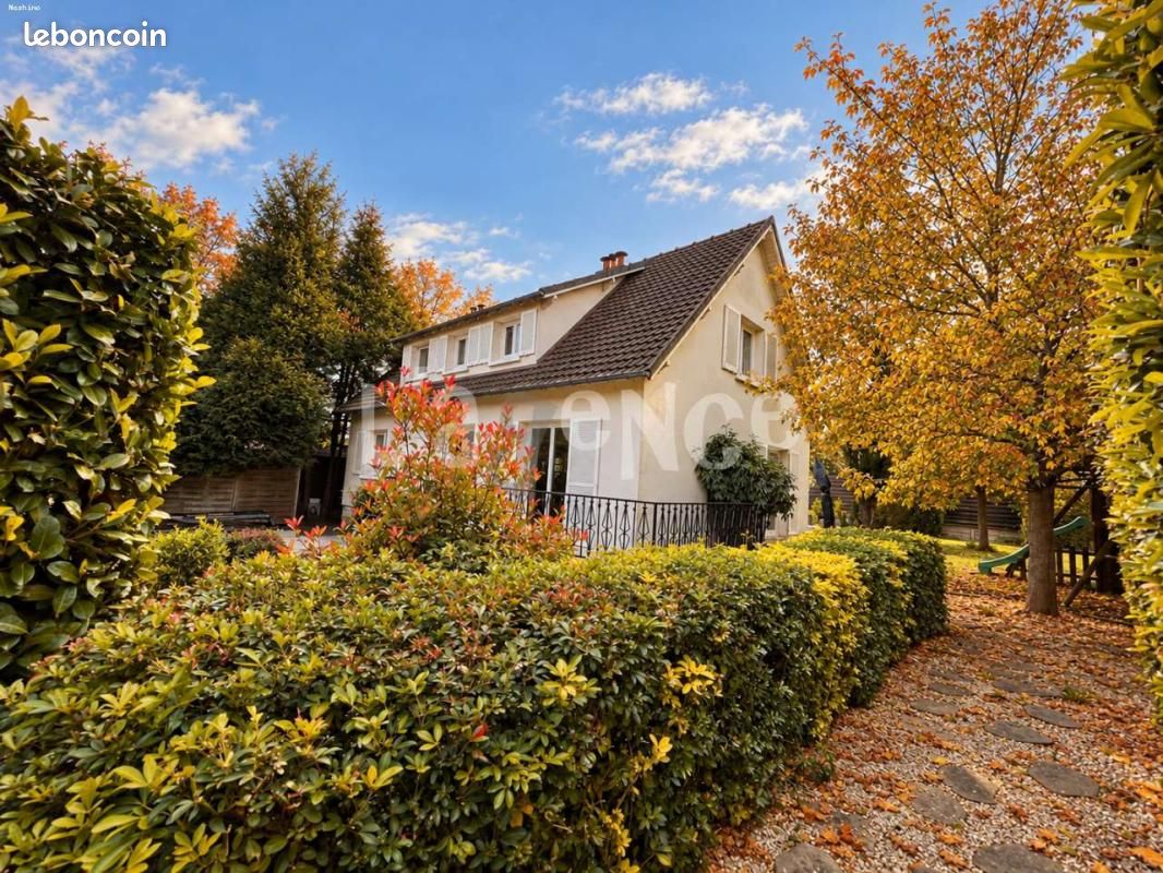 Maison 7 pièces 140 m² · à Claye-Souilly · 140 m² · 464 000 €