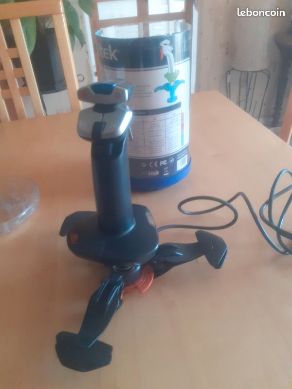 Joystick Saitek pour PC (image 4)
