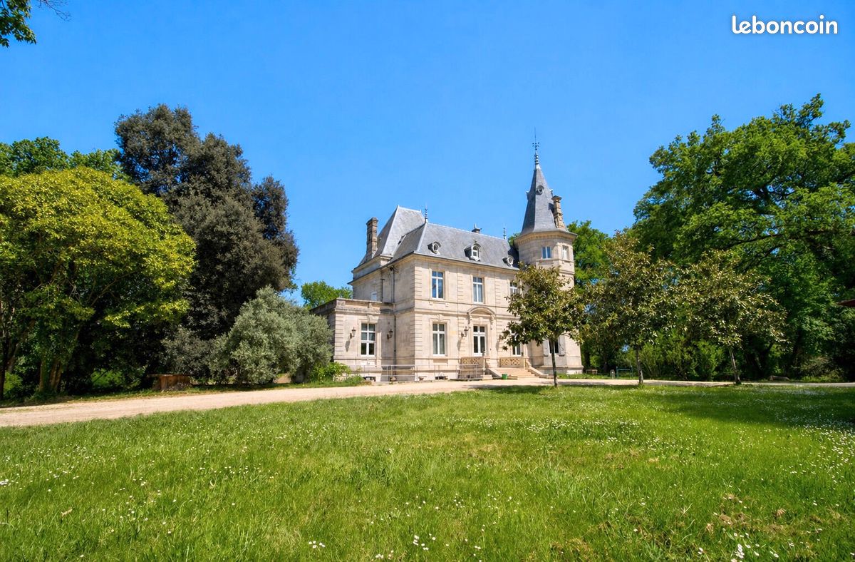 Maison 6 pièces 539 m² · à Layrac · 539 m² · 900 000 €