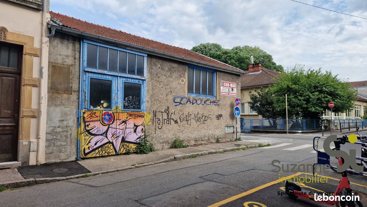 Immeuble 88 m² · à Grenoble · 88 m² · 160 000 €