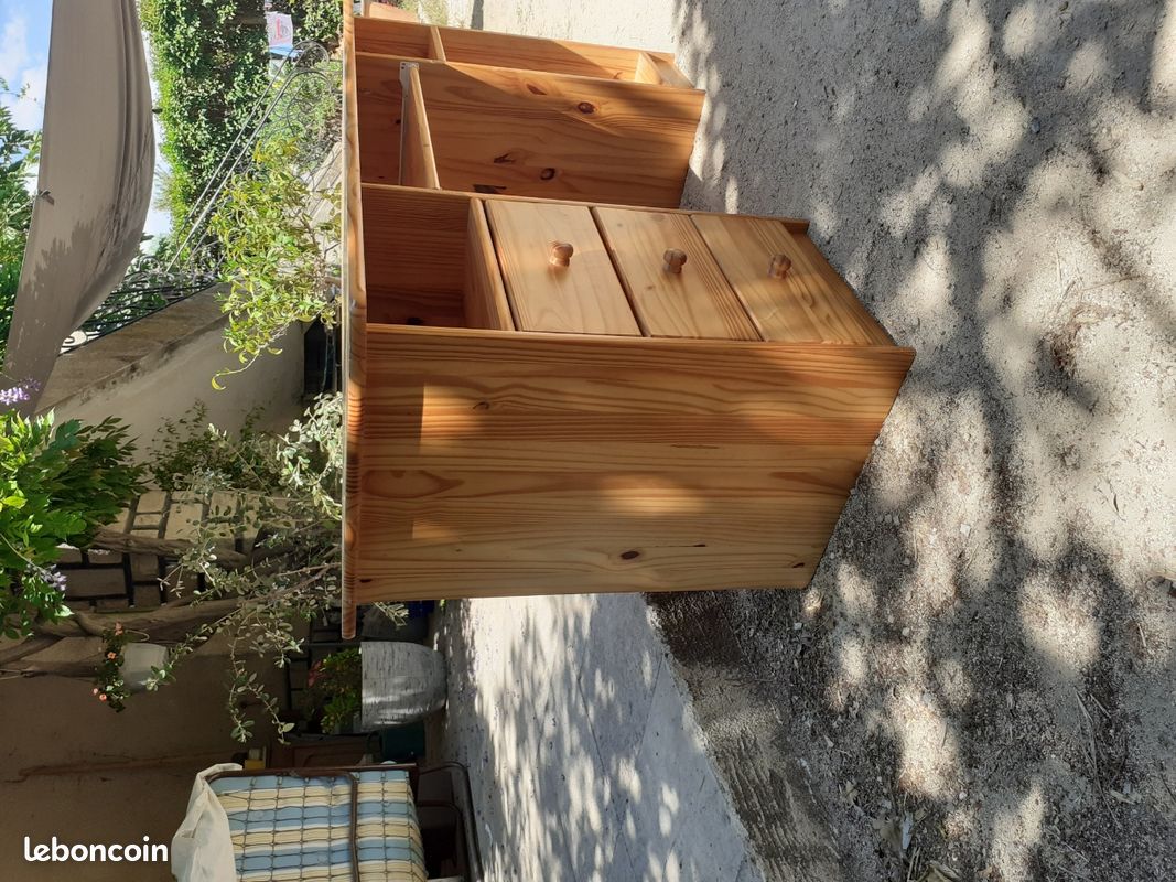 Bureau scolaire (image 1)