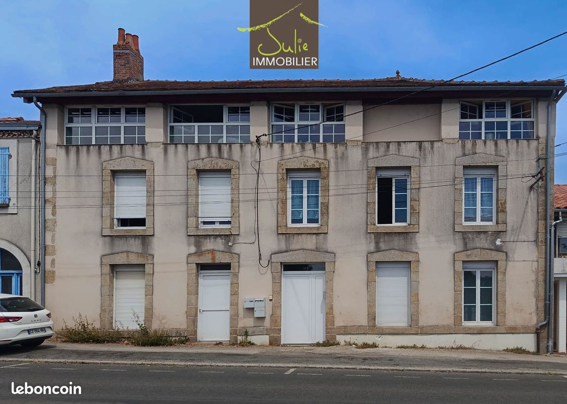 Immeuble 224 m² · à Bressuire · 224 m² · 273 000 €
