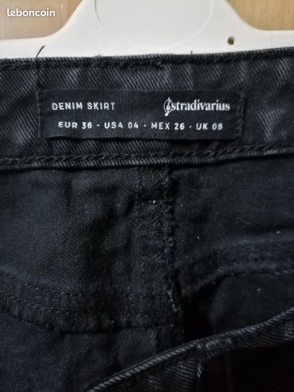 Vends jupe jeans noir T36 - Stradivarius (image 4)