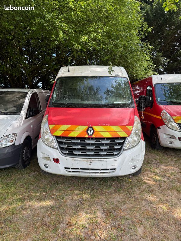 Renault master 150 dci ambulance (image 1)